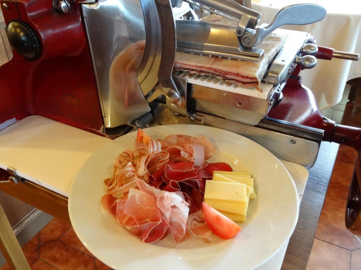Hotel-Restaurant Grina Simplon 외부 사진